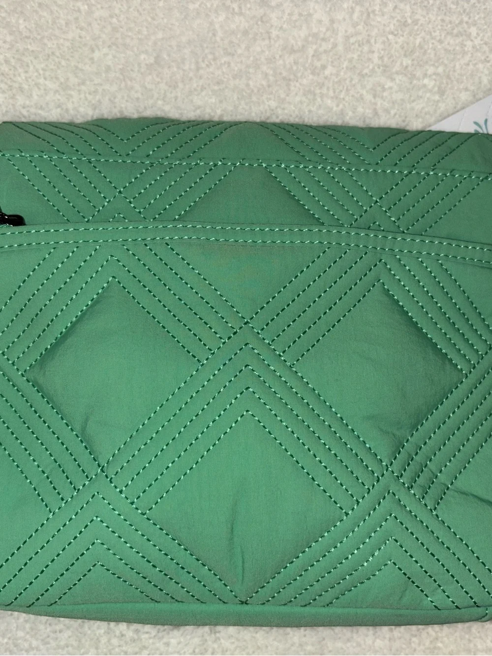 Lug wink cloud go crossbody spearmint green removable guitar strap